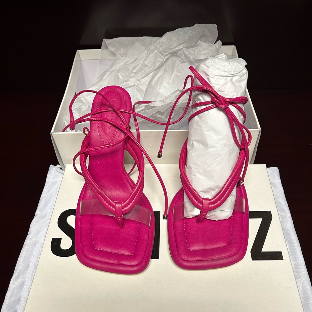 SCULTZ S-Meghan Sandal with lace around the ankle strap.